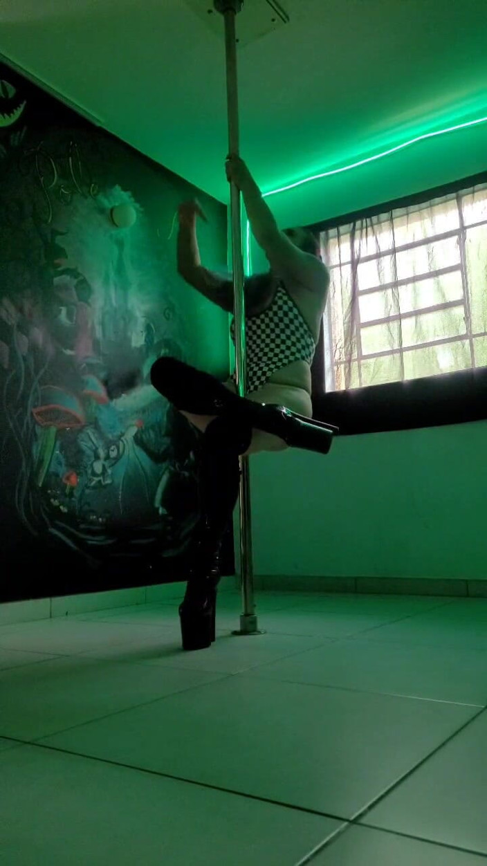 borboleta trans: Danza esotica e sensuale