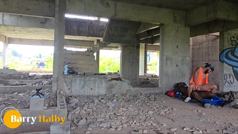 barryhlaby: Aku memberikannya kepada kuli bangunan