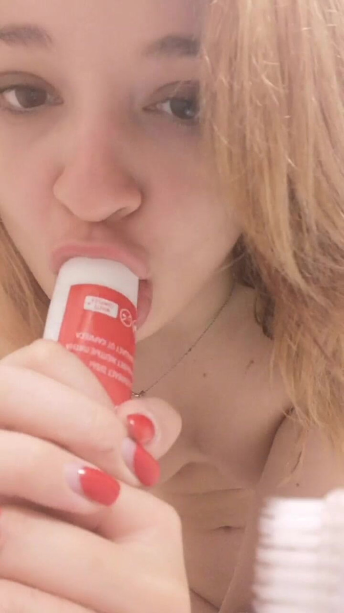 Barbie_princesslike: Masturbation sous la douche, partie 2