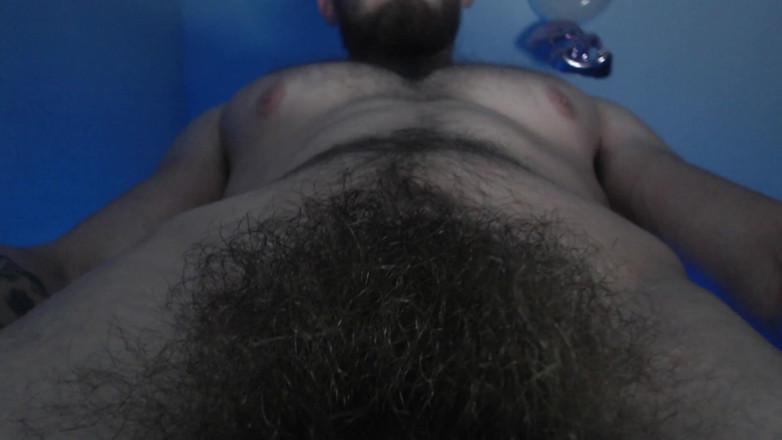 Hunky time: बालों वाली Alpha Boss