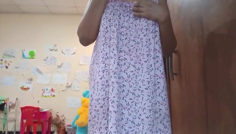 Anne White: Indianka masturbuje się dildo asian solo jebanie