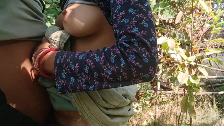 seema: Vyrobena jednoduchá bhabhi připravená na sex