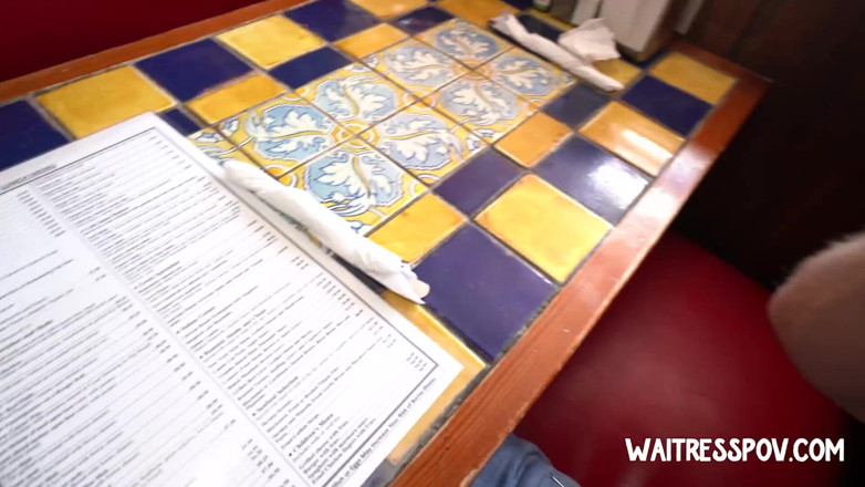 Waitress POV: Serveuse en POV - Anna Mae - Country Cutie avec un cul