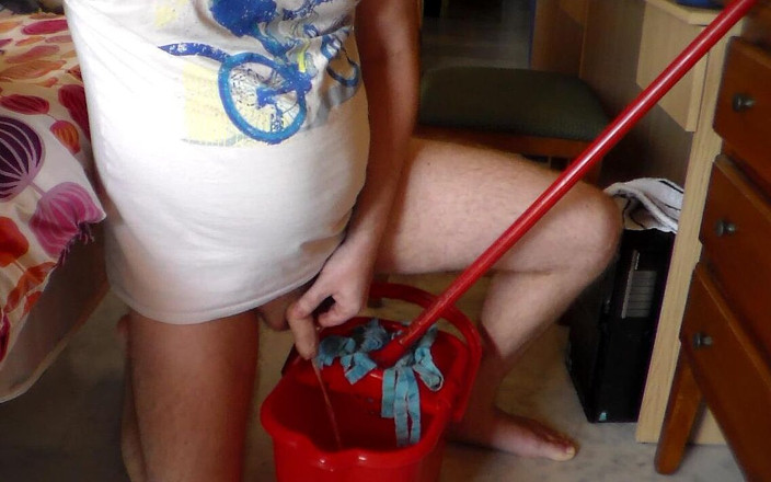 Sex hub male: John писает в уборщице