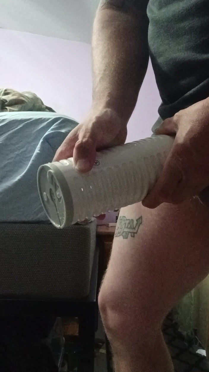 Themilkman618: Gooning bwc un letto e giocattolo max 2 di lovense sgocciolante...