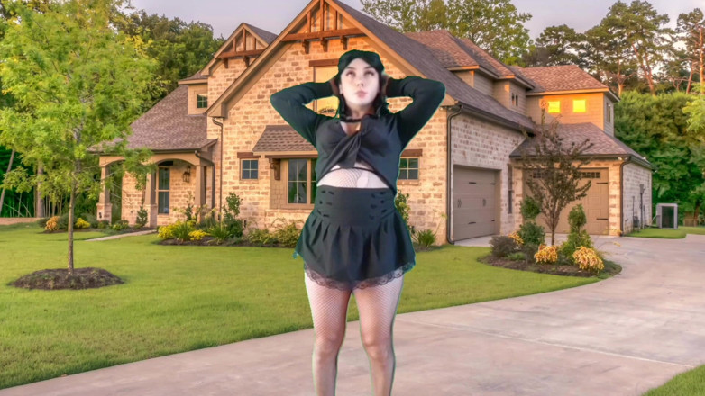 Kitty_Cross: 666 ghar ki pyari ghar sundar lekin phishnet men vaali...