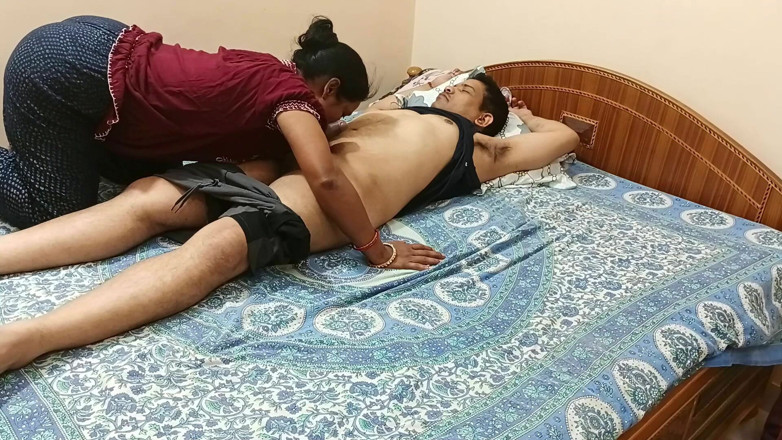 Popmini: Indiancă excitată din Bengal Bhabhi suge pula și e futută tare în...
