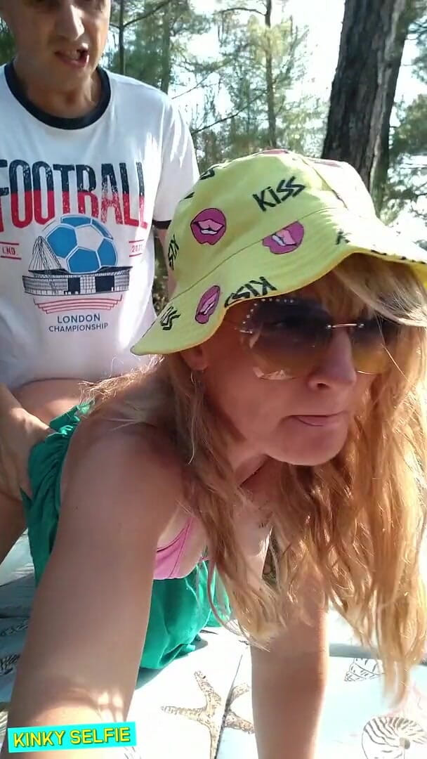Sasha Bikeyeva: Selfie pervertido: follada rápida en el bosque. Mamada, lamiendo culo,...