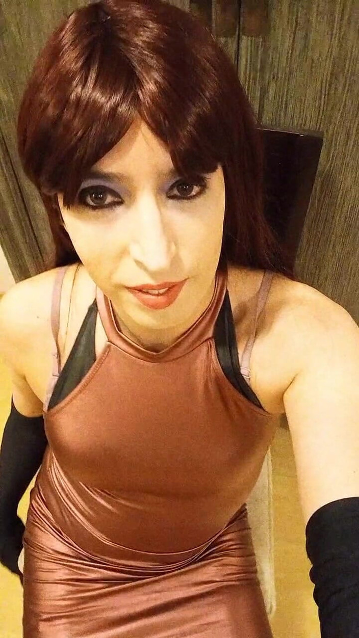 Tammy sissy slave: タミーシッシーが新しいルックに着替えて