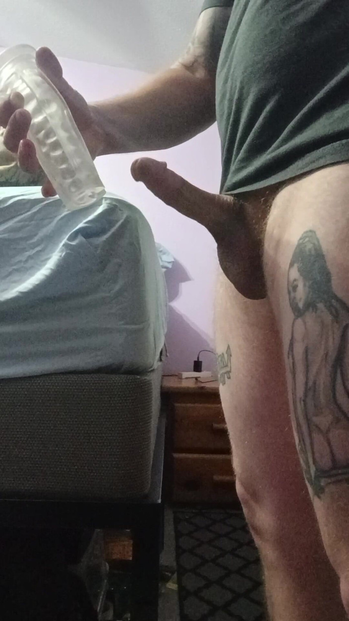 Themilkman618: Gooning büyük zenci yarağı bir yatak ve oyuncak max 2 lovense...