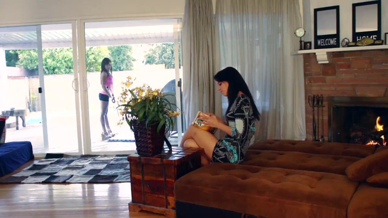Lesbian Illusion: Visions d'une femme (film complet)