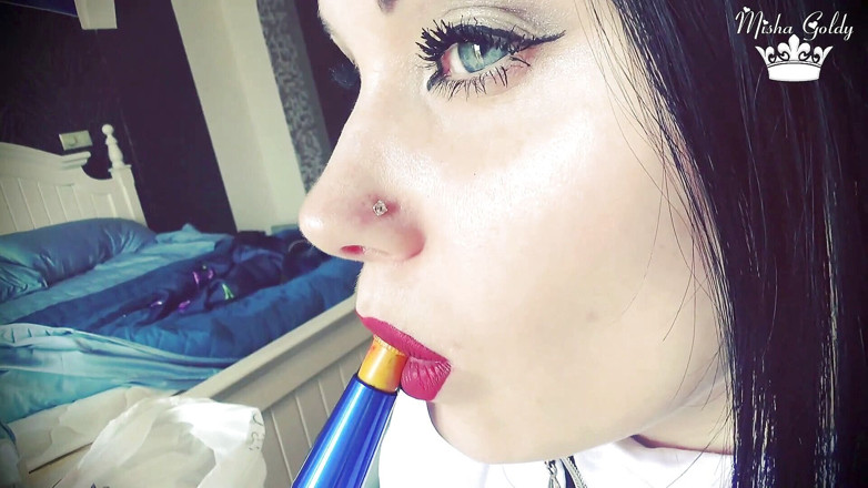 Goddess Misha Goldy: Sinnliche nutte raucht, zusammenstellung