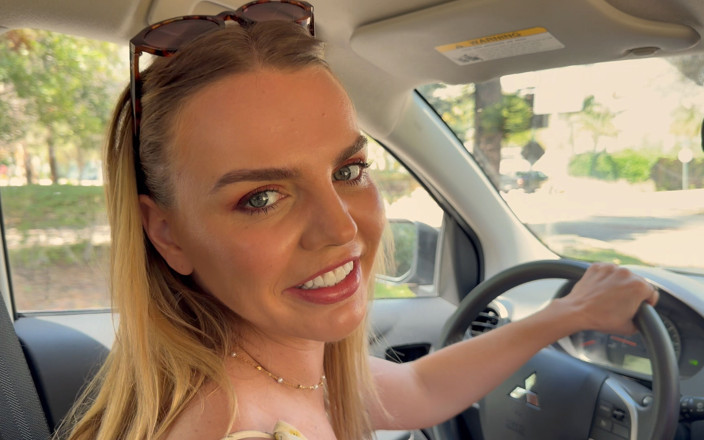 Duncan Saint: Una pazza autista milf bionda mi rimorchia e mi inala...