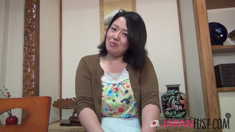 Japan Lust Gold: Пухла зріла японська красуня любить член у приміщенні та на відкритому повітрі