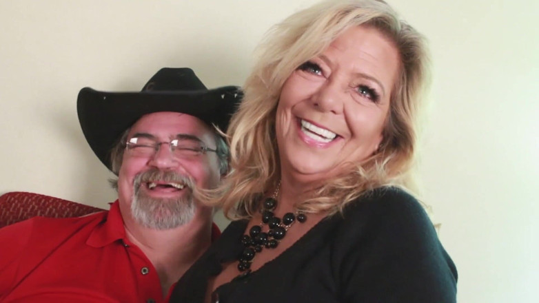 Fetish Paradise: Una milf pelosa con i tacchi alti cavalca il cazzo...