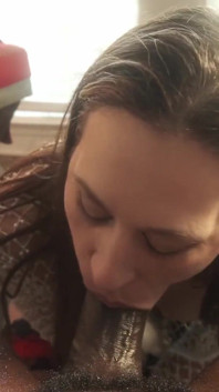 Dripdropprod : une petite amie PAWG vous suce tôt le matin !!