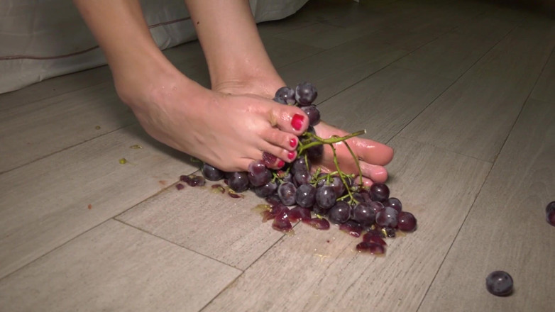 Foot Fetish 4K | By Taworship: Crushing Grapes