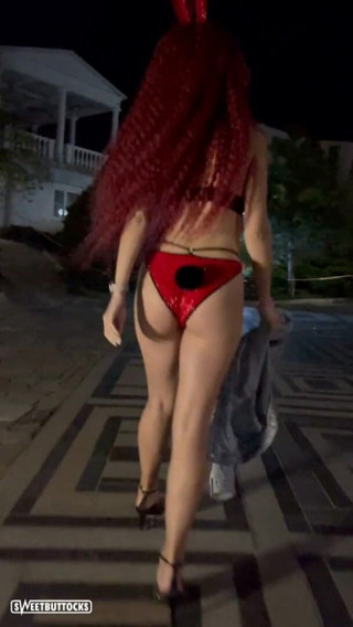 SweetButtocks: Berjalan-jalan di tepi jalan dan blowjob ringan kepada orang asing