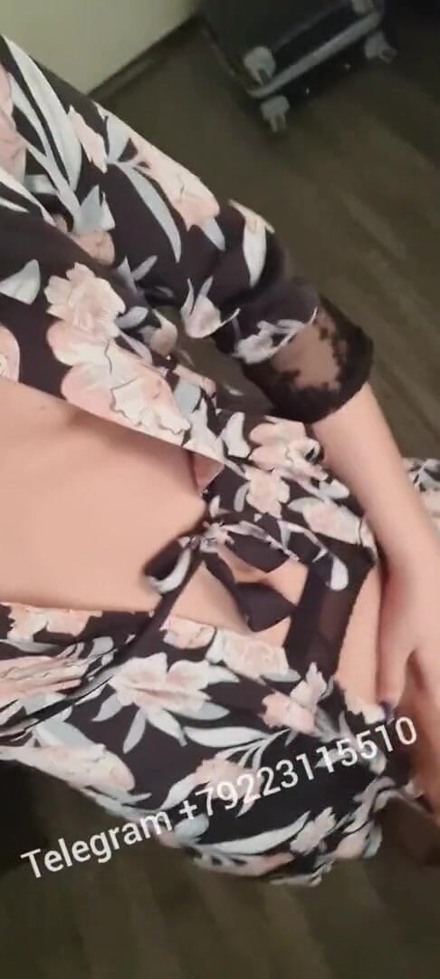 Rublevskaya: 자지를 보여주는 핫한 러시아 레이디보이