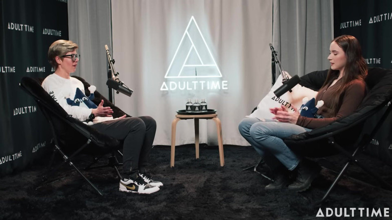 Adult Time Podcast: Hazel Moore: Mormon sırılsıklam, porno oyunculuğu ve parti bitti | Adult...