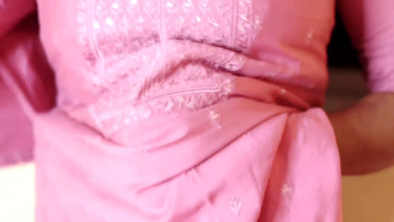 Mhjkrj054: Desi Bhabhi byla Devar ošukaná sousedem, když byla sama ve...