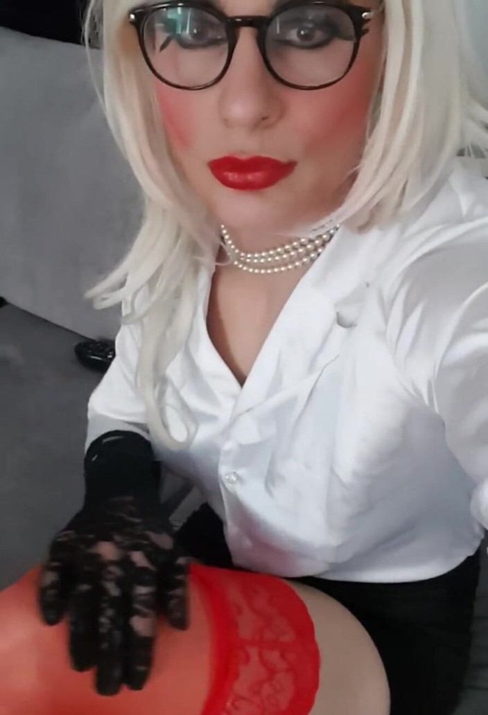 JessicaXD: Você pode esperar na recepção, eu tenho certeza que você...