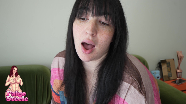 Paige Steele: Masturbation anale avec des jouets en verre