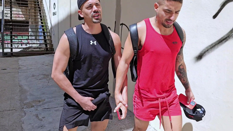 Ridley Dovarez | Gaysight: Băieți excitați în croazieră după sală