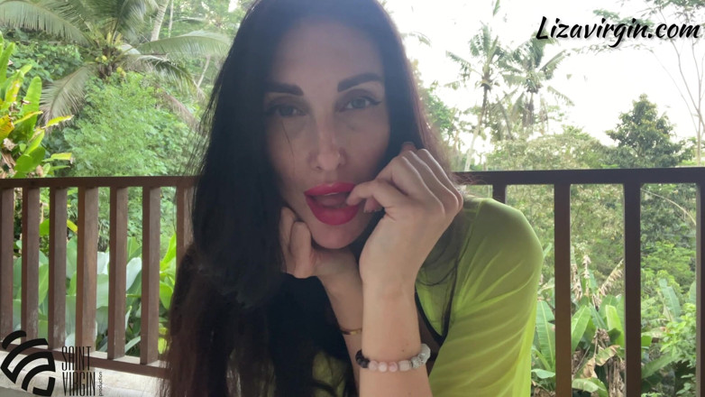 LizaVirgin: La matrigna ottiene un orgasmo tremante