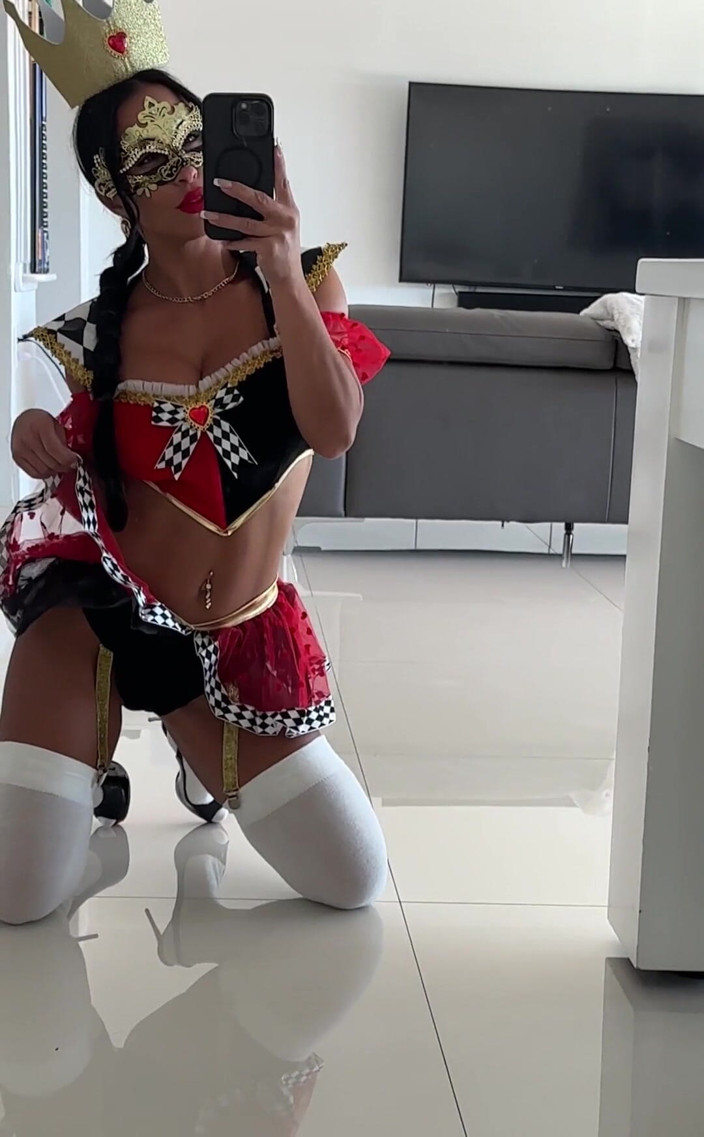 Miss Lexa: Ratu Hati Yang Saya Kena Kongkek Dalam Pakaian Ini, Anda...