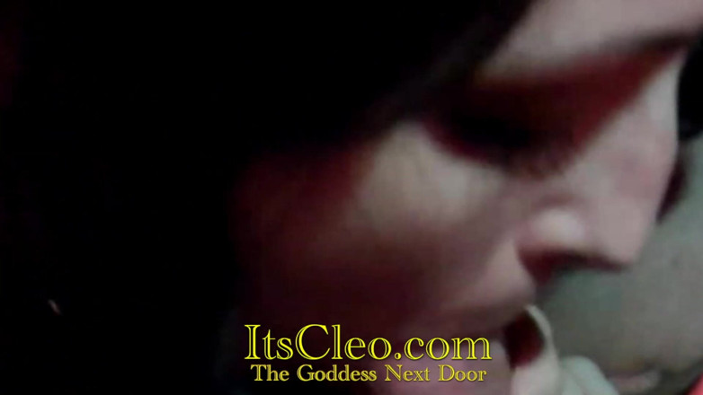 Cleo: Cleo zblízka šukání a sání
