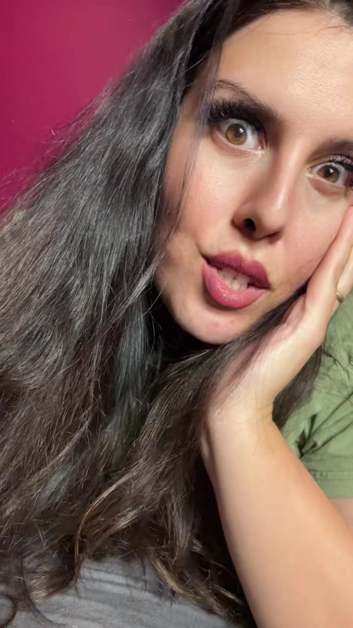 Young_strawberry: Мачуха каже: твоя рука болить, дозволь мачусі дрочити тобі