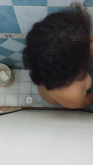 Karmicoxv: Une grosse femme enceinte enceinte sous la douche