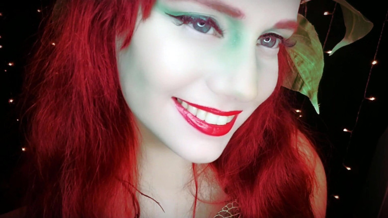 Scarlet Vixen: Henerin ivy vergiftet dich mit ihrem kuss (wmv)