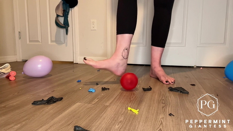 Peppermint Giantess: Akankah pop!? Kaki raksasa vs balon tanpa alas kaki, sandal,...
