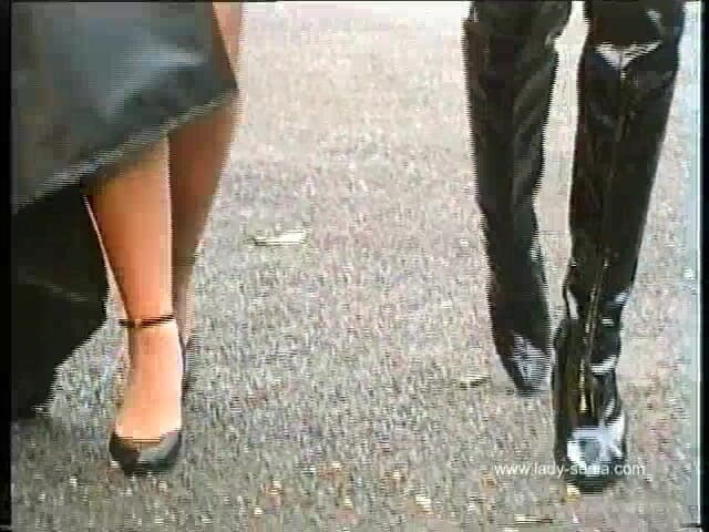 Lady Sonia: Marcher en talons