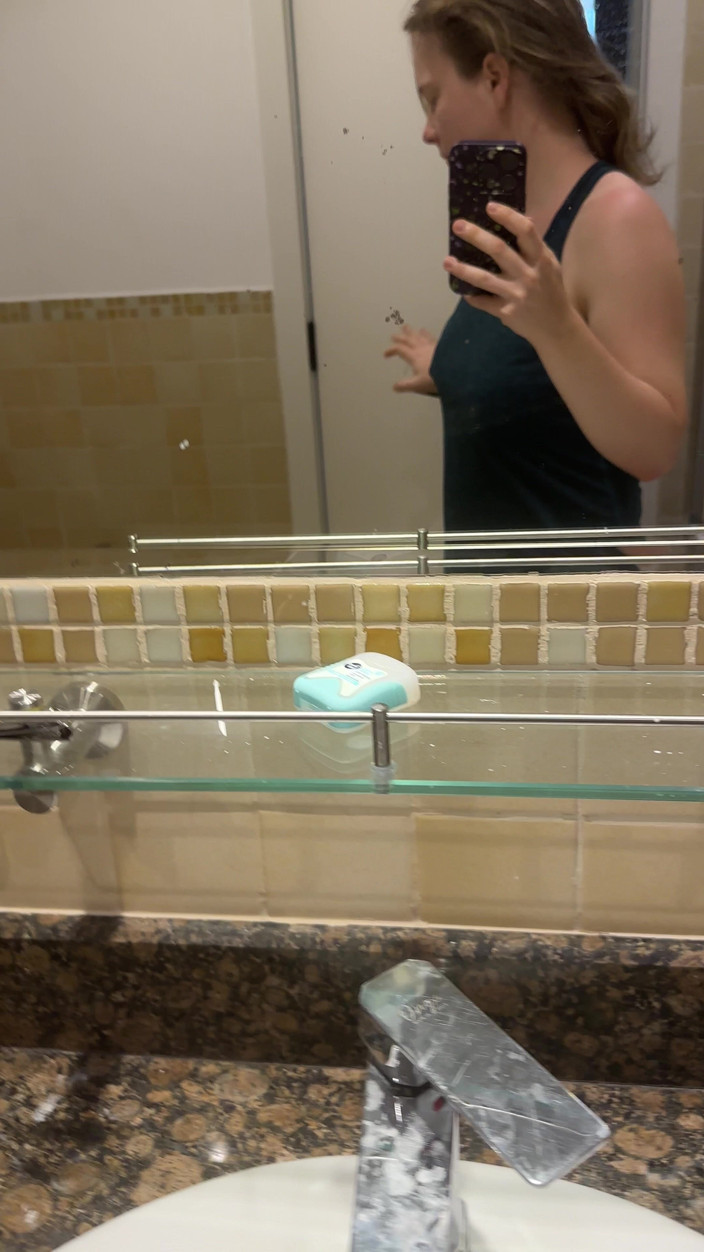 SweetLucy96: Guarda come mi pendono le tette
