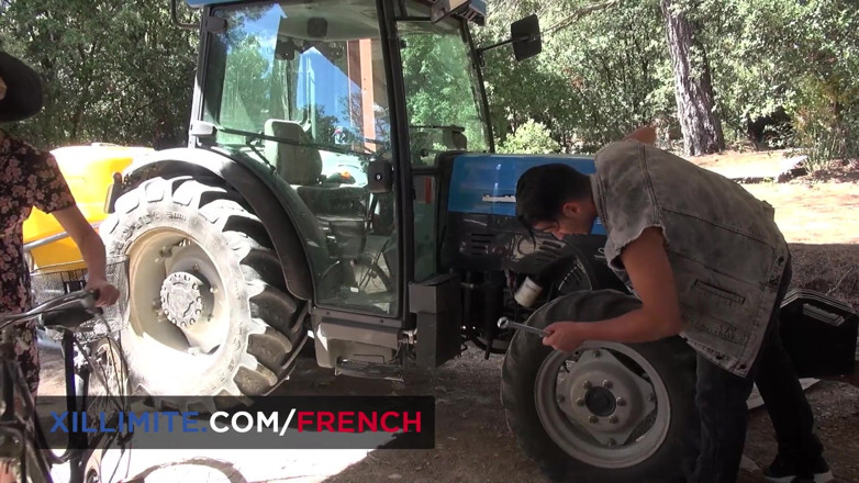 French girls at work: Plattelandseks met een boer