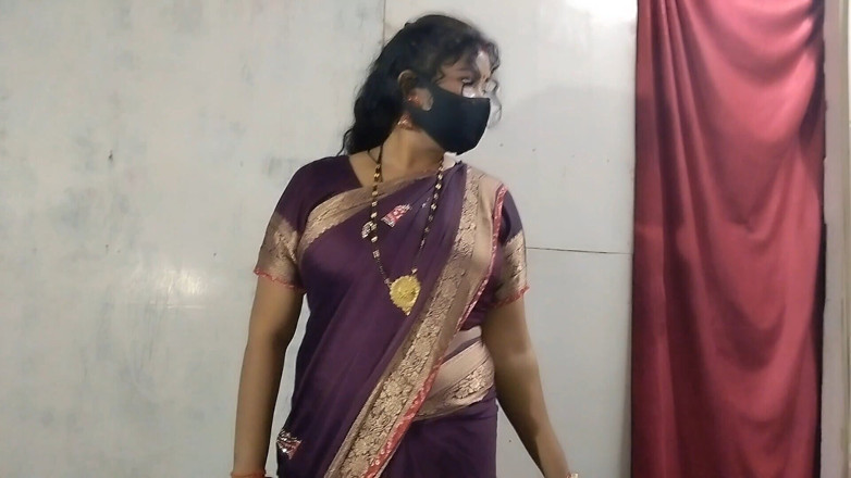 Nirman: Une bhabhi desi à gros nichons se fait baiser par un...