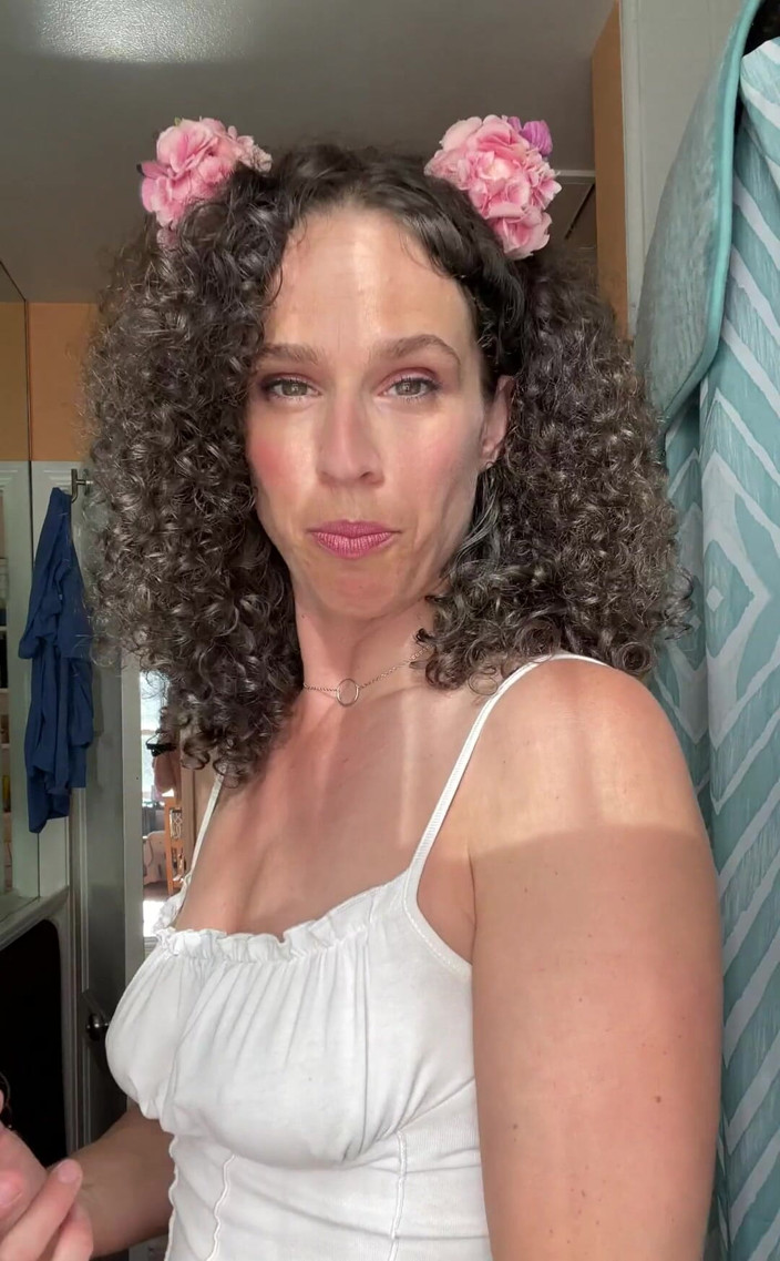 VibeWithMommy: ¡Hablo de mi posición sexual favorita!