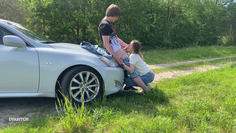 Dvabitch: Amateur teen got fucked outdoors