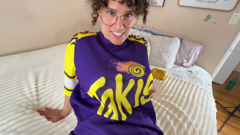 VibeWithMommy: Stepmoms clown college ansökan