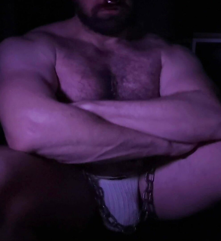 HairyHunkPig: Maiale peloso - pinze per capezzoli e palle enormi