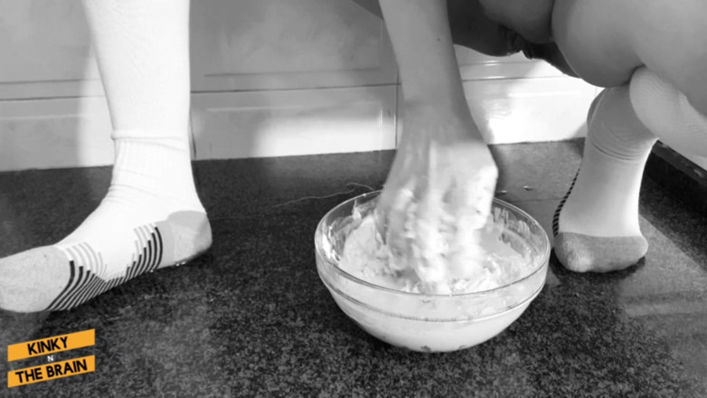 Kinky N the Brain: Pisse à pâte