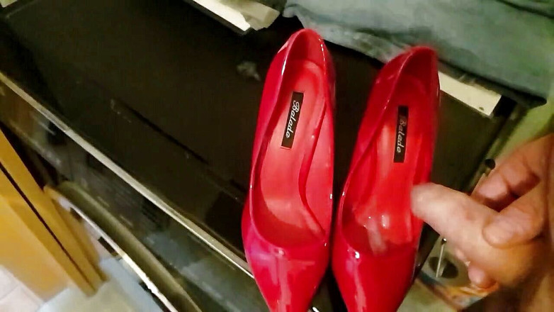 Milosbroz: Talon haut rouge, ma copine jouit