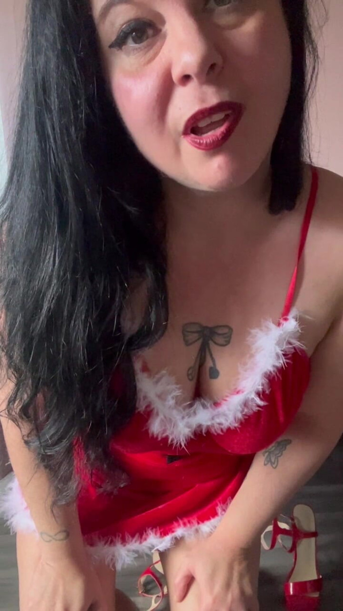 Maitresse Clara: Mother Christmas Femdom