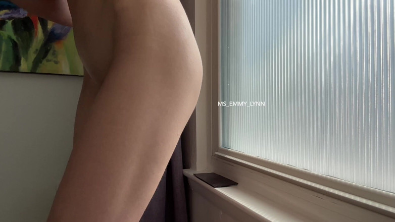Ms_Emmy_Lynn: 裸体亚洲宝贝的苗条裸体抹油
