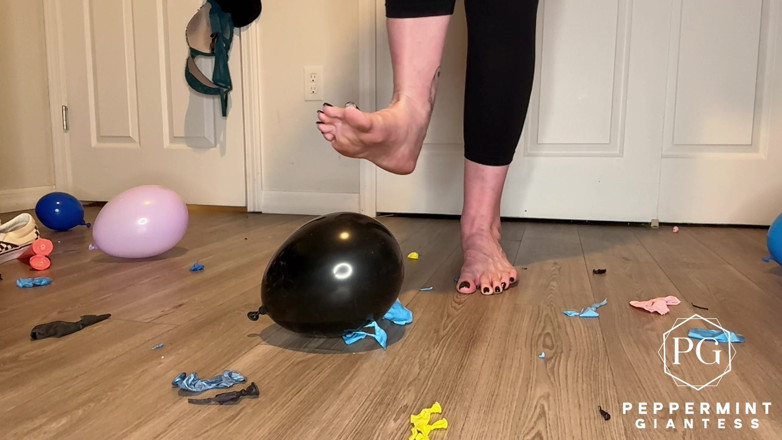 Peppermint Giantess: Kommer det att dyka upp!? Jättefötter vs ballonger barfota, sandaler,...