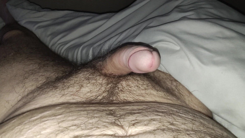 Weemando: Gros plan, gros plan, branlette et éjaculation sur mon ventre poilu