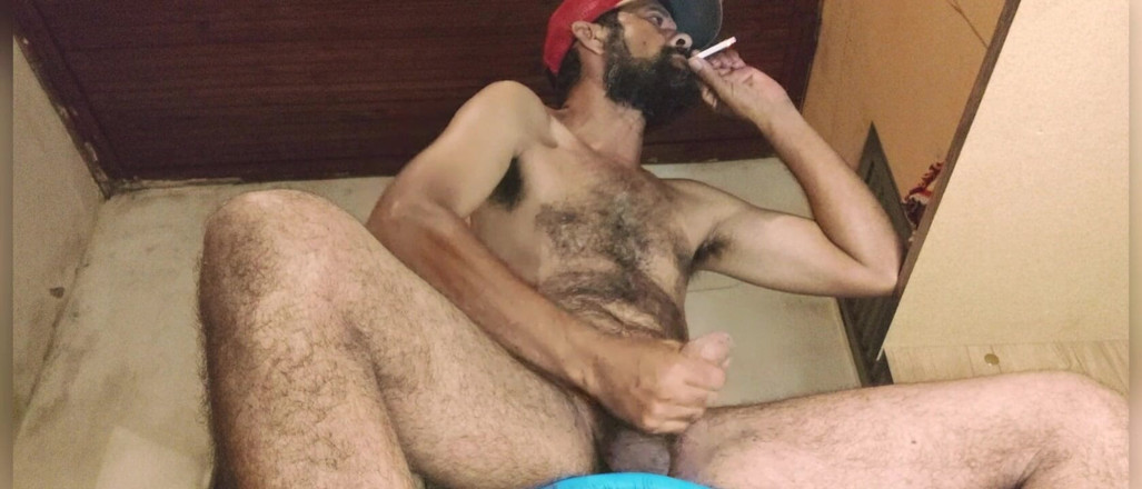 Stink HairyMale: Caipira fumando na masturbação
